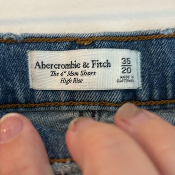 Abercrombie & Fitch Women’s the 4” mom short high rise distressed size 35/20 EUC - Picture 6 of 9